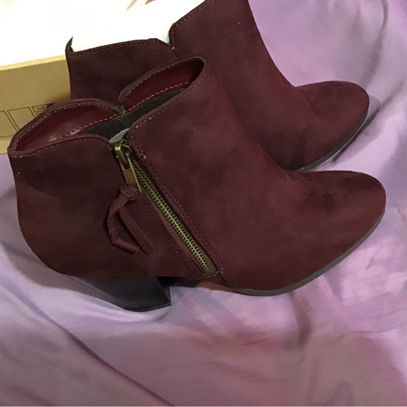 Charlotte Russe Keira boots color wine size 10 new box - Picture 6 of 9